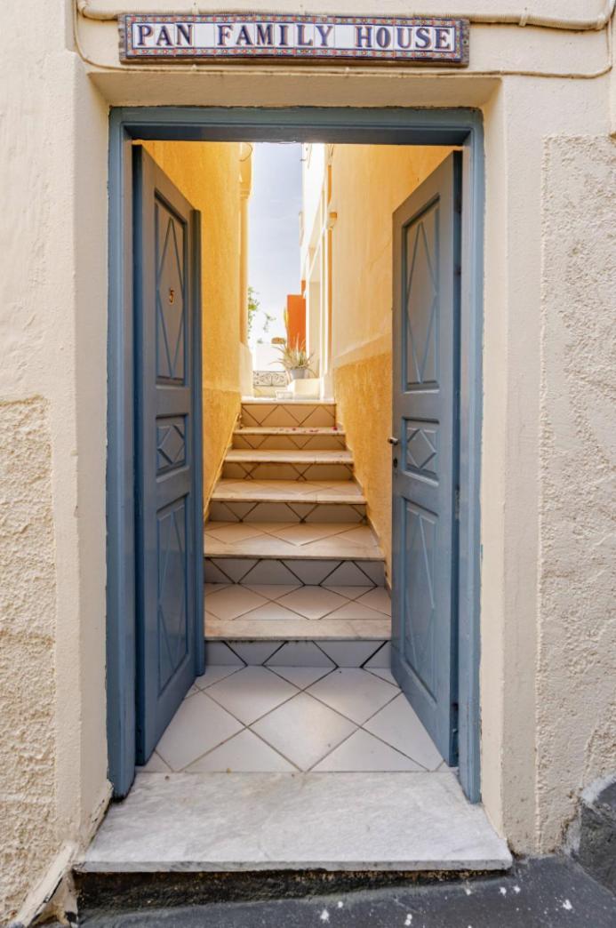 Pan Family House Apartment Fira  Exterior foto